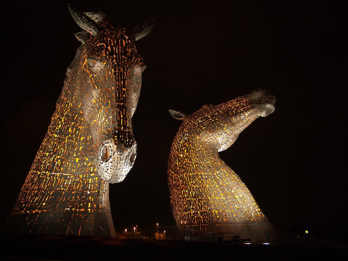 scottishcanals's tweet photo. The Kelpies will shine bright tonight to mark #InternationalDayofReflection.
Supporting the millions of people who are grieving & remembering the family, friends, neighbours and colleagues we have lost over the last two years.
#TheKelpies @mariecurieuk @MarieCurieSCO https://t.co/WyqTfxmSpC