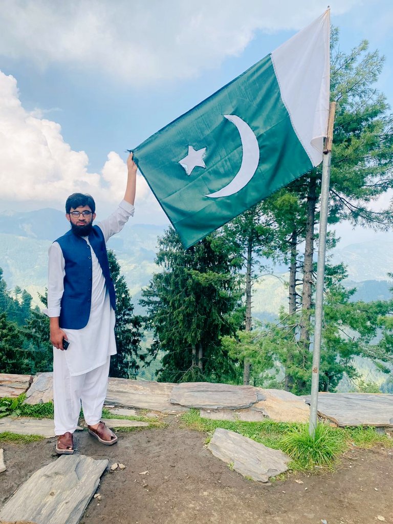 SarmadSyed4's tweet photo. خدا کرے میری ارض پاک پر اترے..
وہ فصلِ گل جسے اندیشہء زوال نہ ہو 🇵🇰
#PakistanZindabad
#Pakistan_resolution_day 💚 https://t.co/iyFP7Wz5XL
