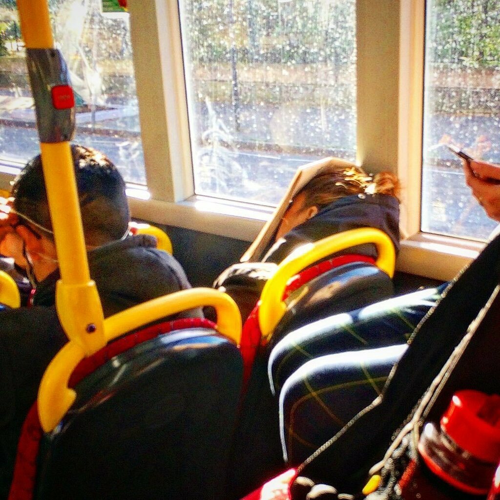 malumpfy's tweet image. Someone with their head in a book, quite literally, on the commute in on the 344, three years ago, today. 

#344bus #londonbus #commute #headinabook #gottheirheadinabook #london #londonist #thisislondon #visitlondon #londonfootprints instagr.am/p/CbcCGK7or9n/