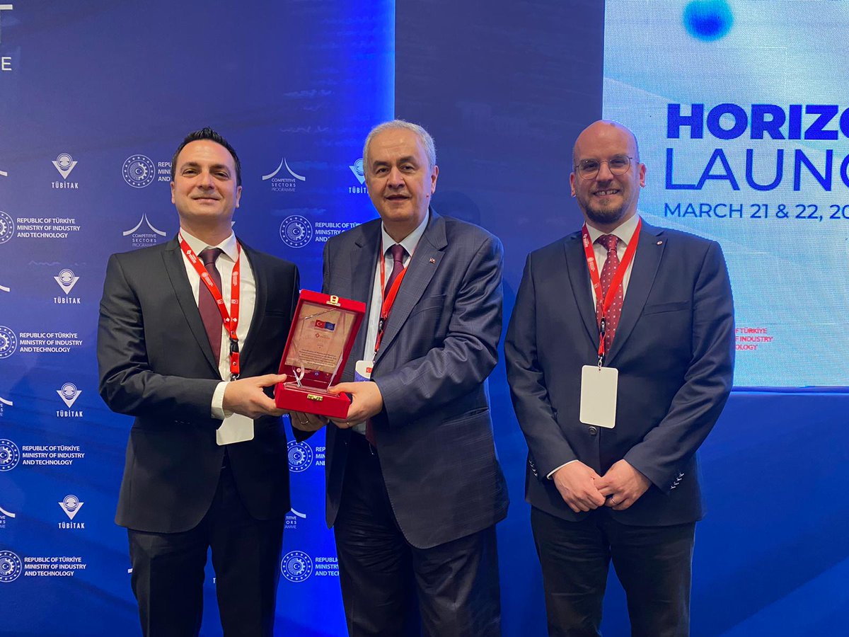 ConnectBlackSea's tweet photo. #BlackSeaCONNECT was awarded as a success story!

Thanks to the achievements in the scope of @EU_Commission #HorizonProgram, we were awarded at the ceremony held at #HorizonEuropeLaunchEvent by @Tubitak. Our coordinator @METU_IMS shared our experiences along #Horizon journey. https://t.co/LhUSShJhDC