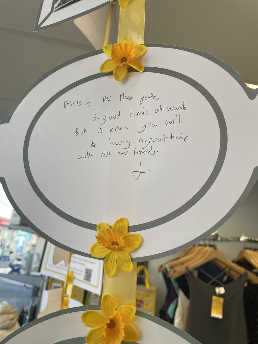 MarieCurieNE's tweet photo. Today, our shops across the UK have made their windows #WallsOfReflection so people can connect through grief. 

Join us at 12pm in taking a one minute silence to remember the loved ones we've lost 💛 https://t.co/sVTmYH2V2f