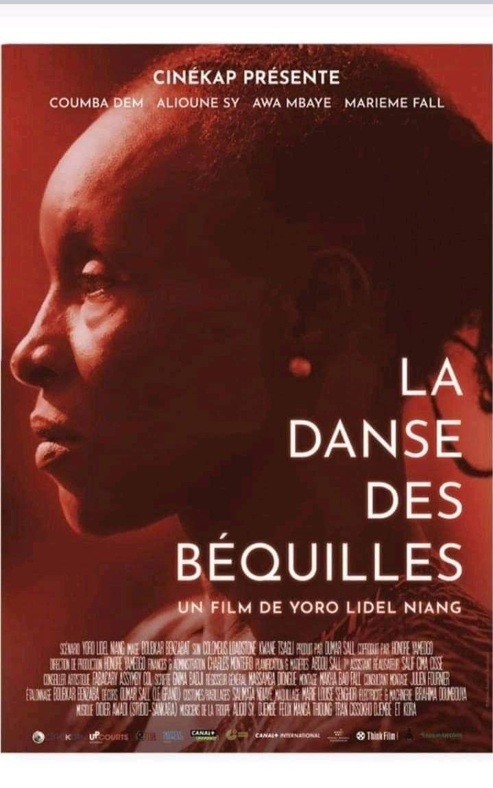 PROJECTION DE Mon film "LA DANSE DES BEQUILLES" suivi de mon
MASTERCLASS (débat sur la fabrication du film depuis l'idée, j'ai préféré) à
L'ATELIER D'ECRITURE de KEER YAADICOONE, à l'île de Ngor.
Merci à l'initiatrice/ formatrice Caroline Pochon  
Chapeau aux participants