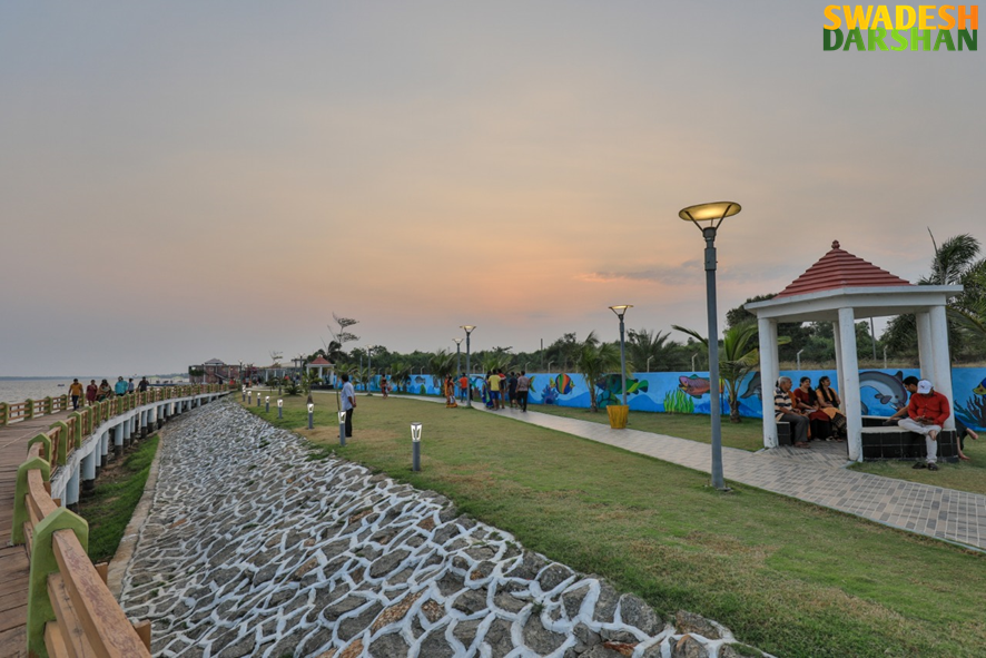 Swadesh_Darshan's tweet photo. Enjoy the newly developed recreational facilities- Cafeteria, Water Sports, Lake viewing decks, Play arena at Tampara Lakefront Development at Berhampur, Odisha. #MinistryofTourism #SwadeshDarshan #TourismInfrastructure #OdishaTourism #DekhoApnaDesh https://t.co/3eVZxkkwKb