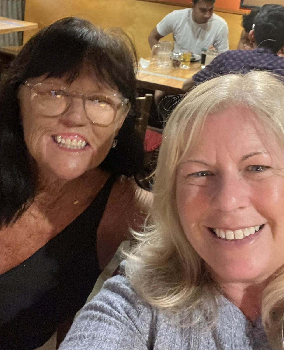 kimsr808's tweet photo. Got to visit with my beautiful Aussie friend twice this week after more than two years (Covid of course 🙄)!! So good to have her back in Hawaii for a visit!! 
#konabrewingco #aussiefriend #cheers https://t.co/tAAlYkh6q2