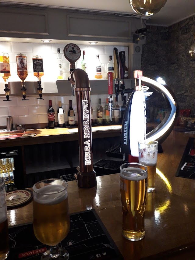 randompubbot's tweet image. Muirhead Inn; 140 Cumbernauld Rd, Chryston, Glasgow G69 9DY, UK google.com/maps/place/?q=…