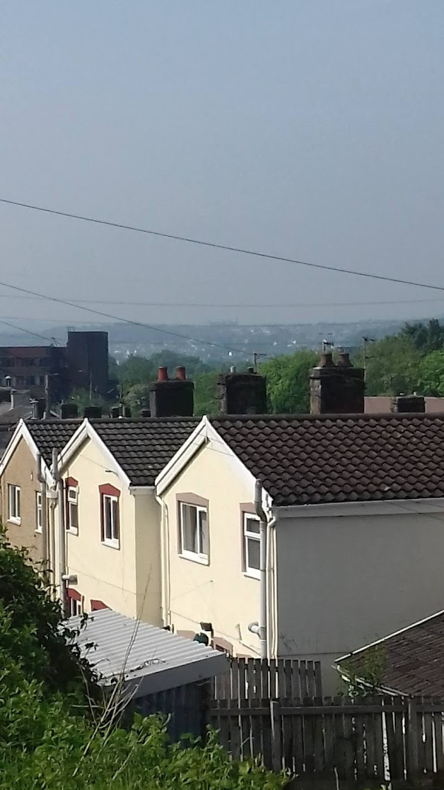 randompubbot's tweet image. Llwyn Yr Eos Inn; Llwyn-Yr-Eos, Abercannaid, Merthyr Tydfil CF48 1AJ, UK google.com/maps/place/?q=…