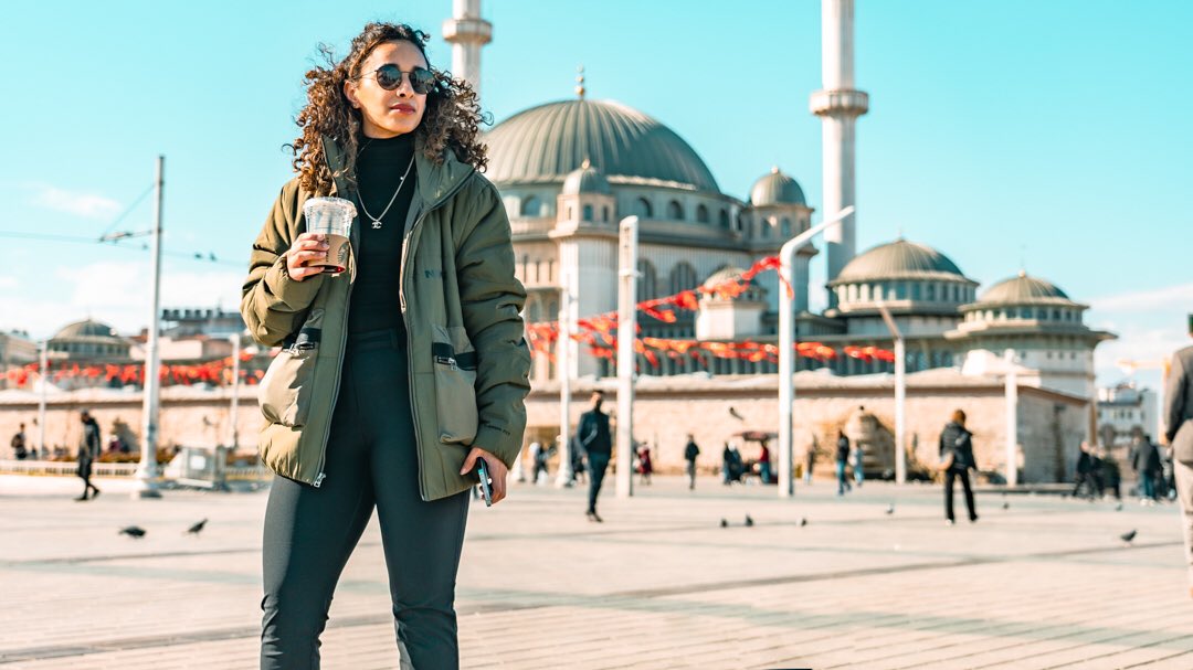 c_itourist's tweet photo. 世界女性ポートレート撮影旅in Turkey
（World Female Portrait Travel）

映画にでてきそう📸
綺麗な方すぎてどうやっても映える！

旅行中のサラさん撮ったでぇ！

coolやけど一瞬で撮影OKしてくれる優しさとのギャップが最高でした☺️

#ファインダー越しの私の世界 
#キリトリセカイ
#SonyAlpha https://t.co/8miI35uUe3