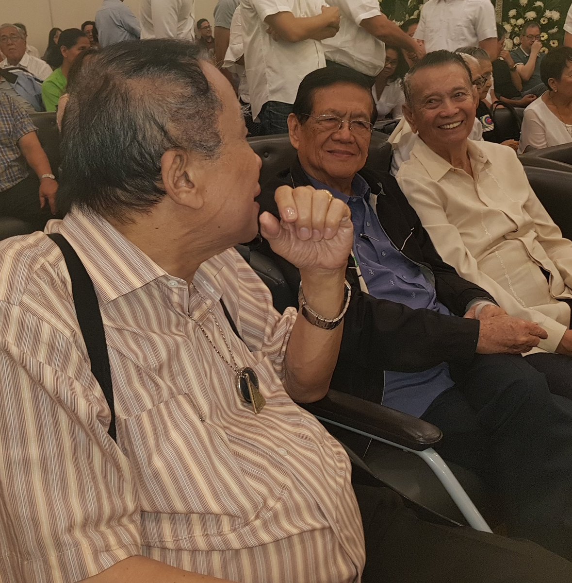 cusp_ph's tweet photo. At SP Pimentel's wake @EmmanuelTSantos or Noli was a stalwart of LABAN in '78. I'm glad he isnt around to see what has happened. Before he died, he registered LABAN 2G hoping to pass on the torch to the next generation. I hope one day we can truly honour their legacy #SulongLaban https://t.co/bG0x8ze3Uk