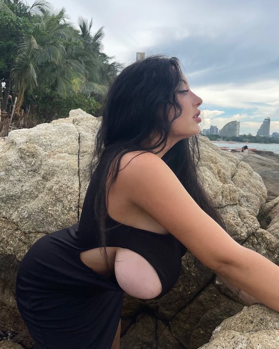 on ig my @ is @ milada.moore 💕 https://t.co/YY0kx3pPtN