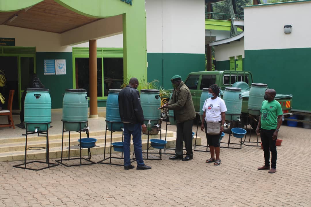 CTPHuganda's tweet photo. Last week, our team delivered 10 non-contact handwashing facilities to @ugwildlife at Buhoma-Bwindi Impenetrable National Park, donated by @tusk_org under CTPH's project 'Promoting gorilla conservation through expanding health and livelihood benefits at BINP.'
#ForRangers https://t.co/GY6yNfUPZx