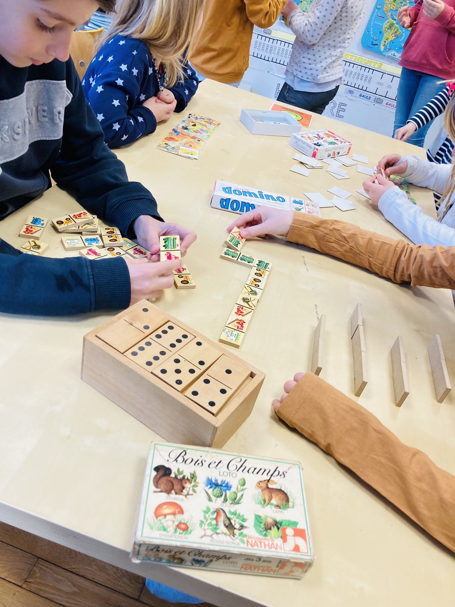 CE_CMTernuay's tweet photo. ✨Les nouveaux ateliers du matin pour les semaines à venir sont arrivés !!! On redonne vie aux jeux oubliés 🪀🃏🙃 #autrefois #antan #pédagogiedeprojet @ClairetteVi https://t.co/L4DH6iGrve
