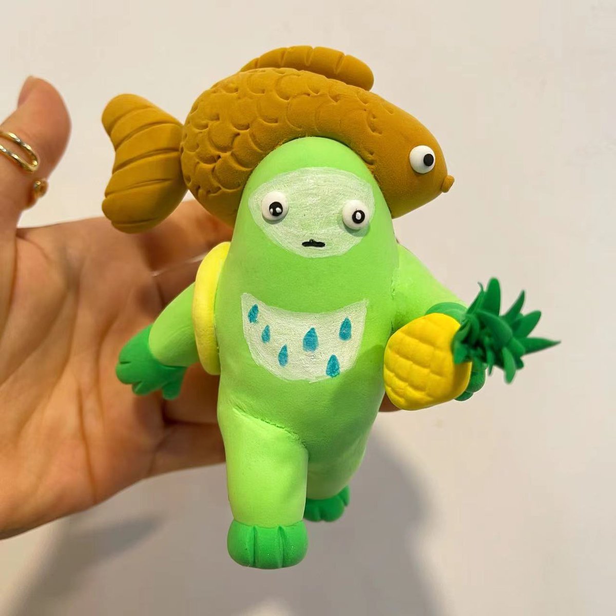 CCCCCCHIOE's tweet photo. @colormonsterNFT I love the design of this project! , so I made a color monsters of my own out of clay! He's a color monster who loves pineapples!๐ฅฐ๐ฅฐ๐ฅฐ#MyColorMonster https://t.co/IPqhxfpb4H