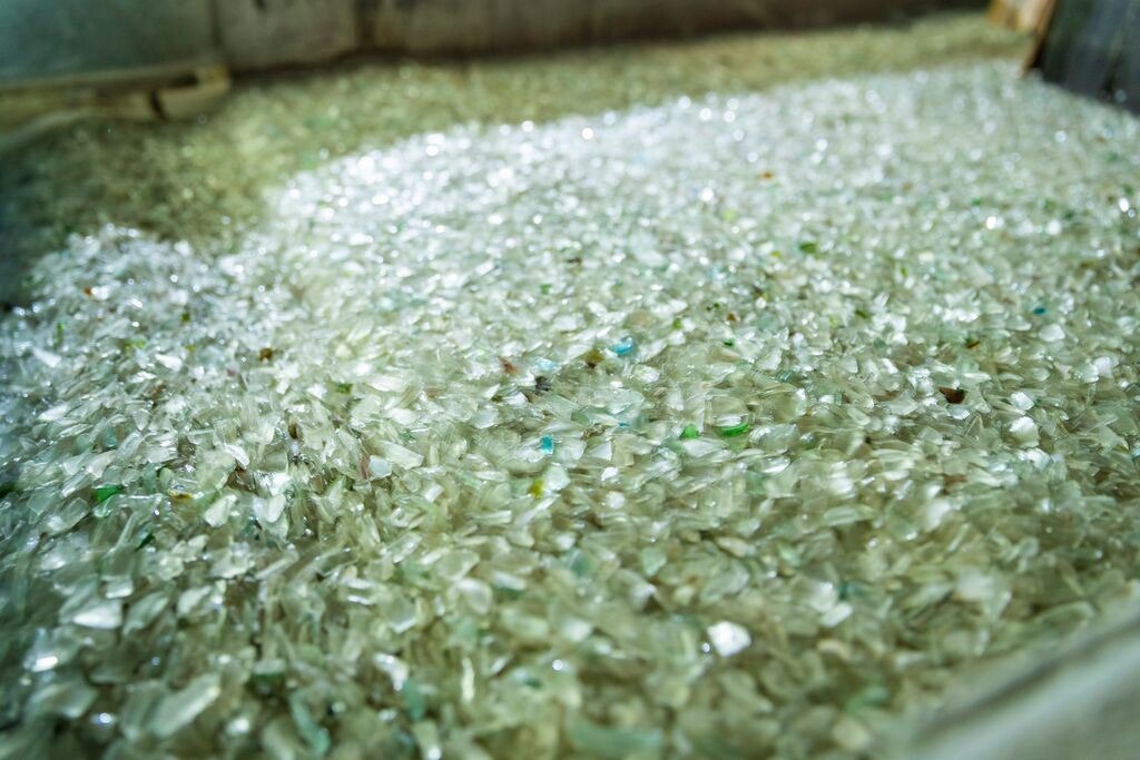 sibelcogroup's tweet photo. This morning Sibelco announced a tender offer to subscribe for the purchase of 100% of the shares in Krynicki Recykling – the largest glass recycling company in Poland. Please see the press release here: https://t.co/mTHSGLDpem
#glassrecycling #circulareconomy #materialsolutions https://t.co/p1oKmsceCN