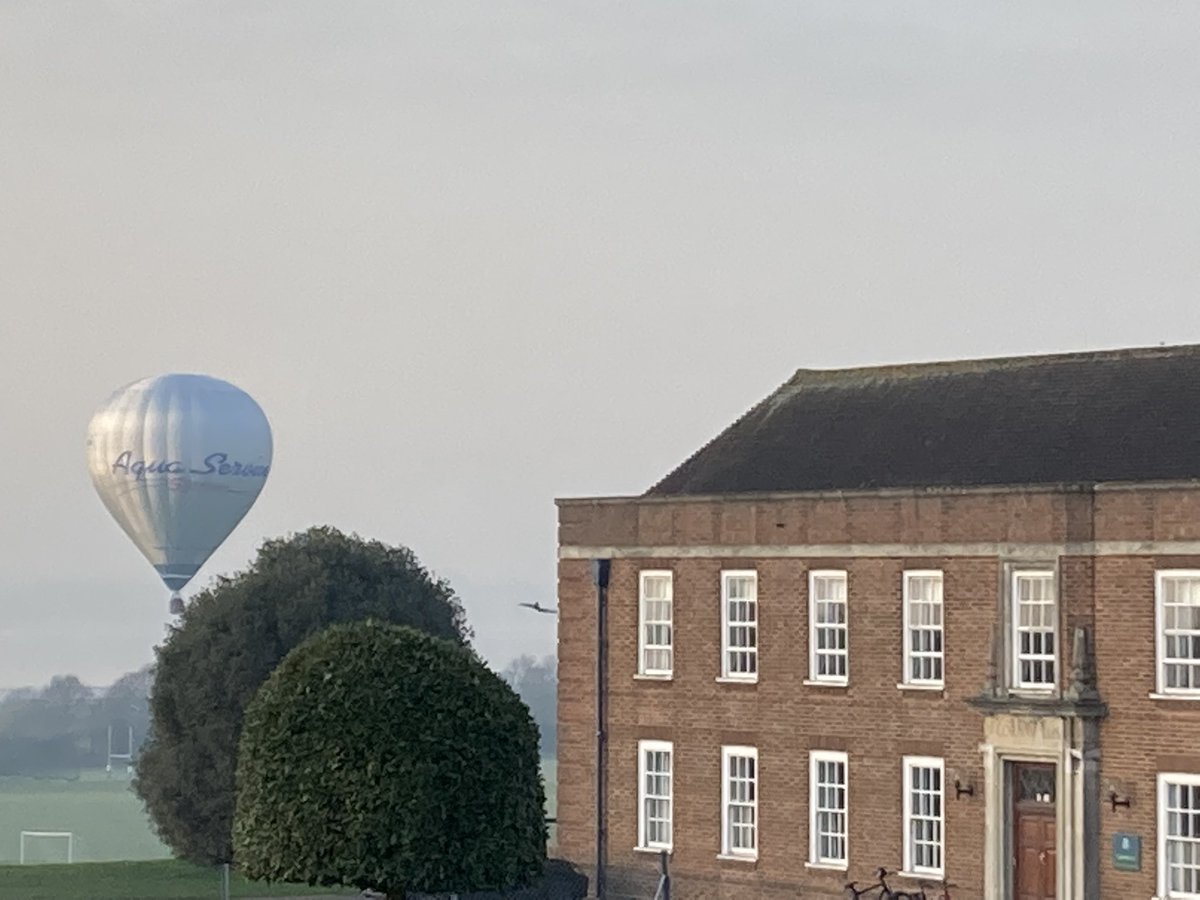 AnsonRHS's tweet photo. Cornwallis looking resplendent this morning! https://t.co/qCpBRwpuCG