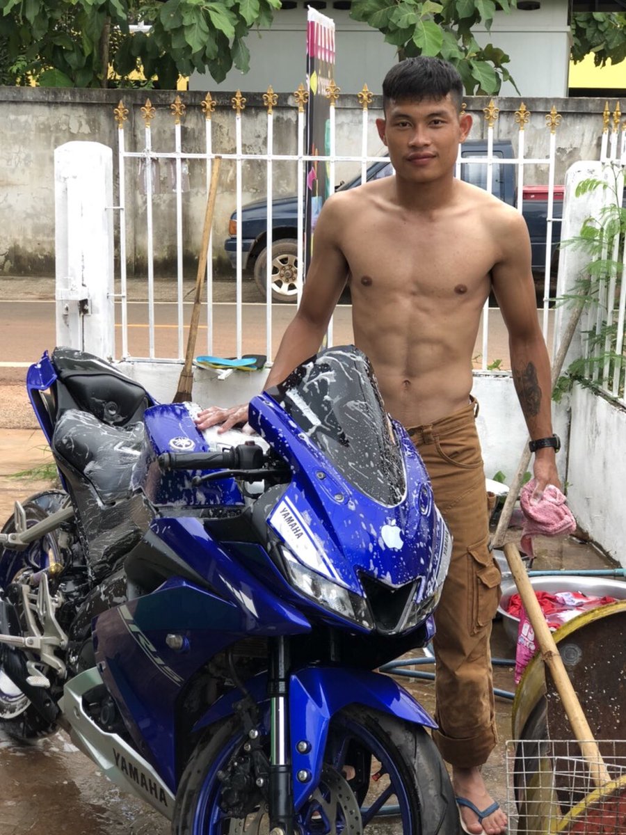 wut_20072539's tweet photo. ล้างรถ=ฝนตก #ชายแท้ #นักบอล #ขายชุด https://t.co/5KOR3TLYbM