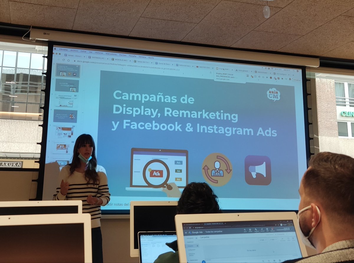 Hoy seguimos con la segunda clase de SEM con <a href="/LuciaSalvest/">Lucía Salvador</a> ¡Con muchas ganas de seguir aprendiendo! 🙌 #equipo229 <a href="/aulaCM/">Aula CM - Escuela de Comunicación y Marketing</a>