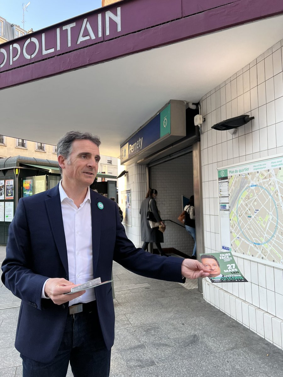 EricPiolle's tweet photo. Tractage ensoleillé ce matin pour @yjadot en compagnie des militant·es de #Paris14 ☀️

Rendez-vous dimanche au meeting !
➡️ https://t.co/k183UmpdAj https://t.co/QZNjE0jYUg