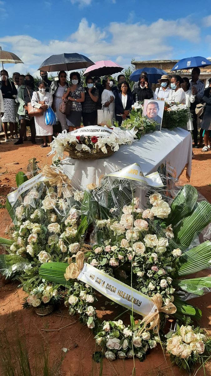UNAIDS_IO's tweet photo. Thanks to our colleague Lucas Ramanankatsoina for his 26 years of service to @UNAIDS Madagascarqs a driver. He left us for a better world on March 20,2022 and we are all devastated by his loss. Condolences to his wife and daughter.
#GoneButNeverForgotten 
#RestInPeace https://t.co/XXzHhl4ND8