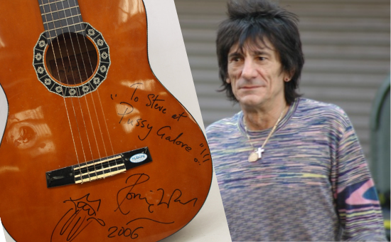 HansonsUK's tweet photo. Signed Ronnie Wood guitar – swapped for Tommy Cooper’s playing cards – could sell for thousands!

https://t.co/Sn1Ammr7bh

@HansonsAuctions @HansonsWine https://t.co/hOrEG8ImBc