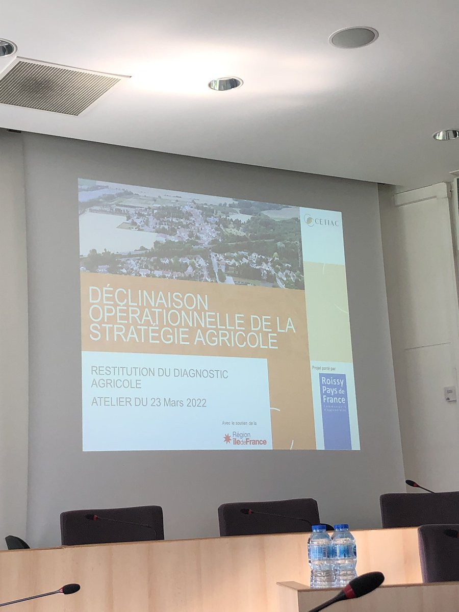 Présentation du diagnostic agricole de <a href="/RoissyAgglo/">Roissy Pays de France Agglomération</a> : comment accompagner l’agriculture dans une zone où la pression foncière est énorme ? Réunion de travail avec l’ensemble des acteurs concernés et des agriculteurs <a href="/valfrancecoop/">Valfrancecoop</a>