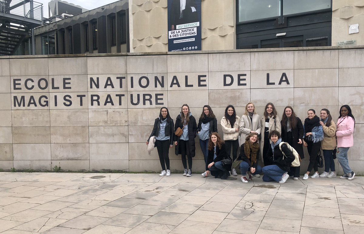 M2DPFSceaux's tweet photo. Retour en photos sur le voyage pédagogique du M2 DPF. La promotion ainsi que certains membres du bureau de l’association ont passé quatre jours à découvrir Bordeaux et ses environs. 

Merci à Madame le Professeur Françoise Labarthe et aux organisateurs ! https://t.co/Ss1BpObH7u