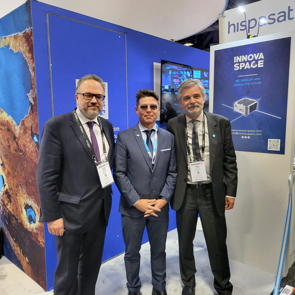 solar54ar's tweet photo. Inaugurado el pabellón 🇦🇷 en @SATELLITEDC USA.
Autoridades Nacionales @FilmusDaniel @KulfasM + Embajador @JorArguello+@mrmartingonzalo.
Estaremos presentando junto a nuestros socios estratégicos @faniotargentina @fansatargentina un recorrido Virtual de #SOLAR54 @FedericoRBazan1 https://t.co/3M4G01hMt9