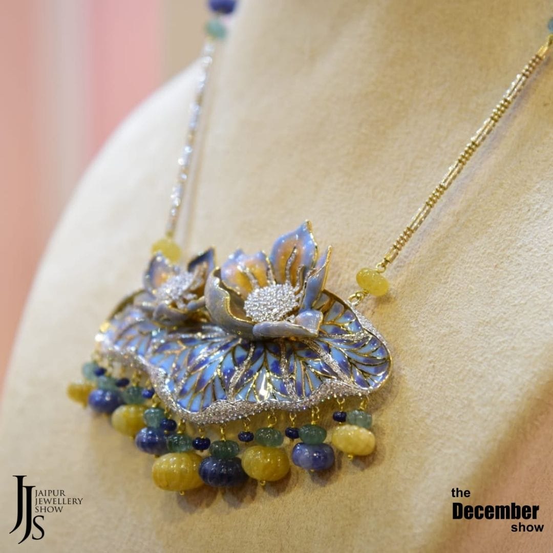 JJSjaipur's tweet photo. Some of the beautiful jewellery pieces from the 17th Jaipur Jewellery Show!
.
.
.
#jjs #jjsjaipur #thedecembershow #JaipurJewelleryShow #17thjjs #18thjjs #beautifuljewellery https://t.co/YfErxBwKH1