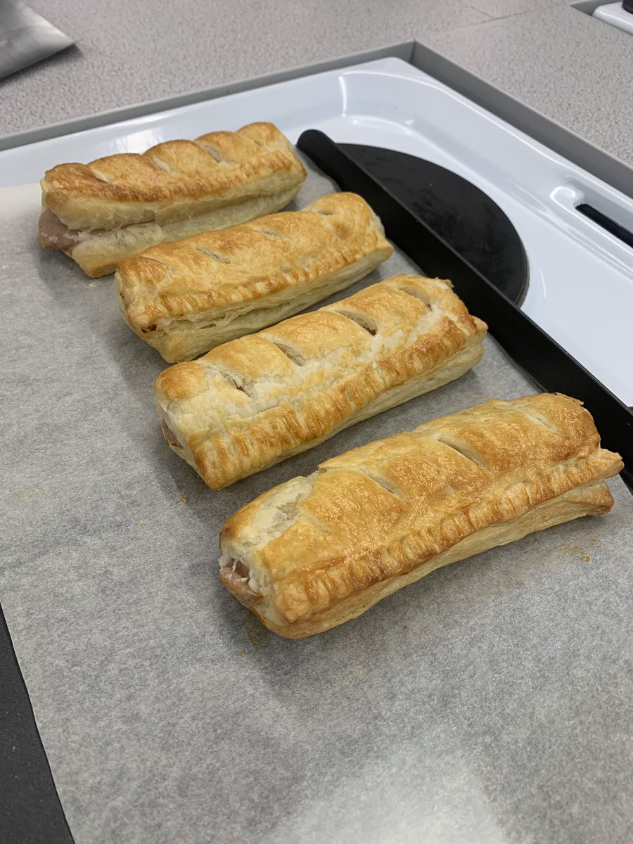 CaFoodtech's tweet photo. Staff well-being Wednesday! I hosted some staff making homemade sausage rolls and vegetarian versions too. The staff did really well! Enjoy those treats today ☺️#chilternacademy #wellbeing #cooking https://t.co/IazBFcyLq5