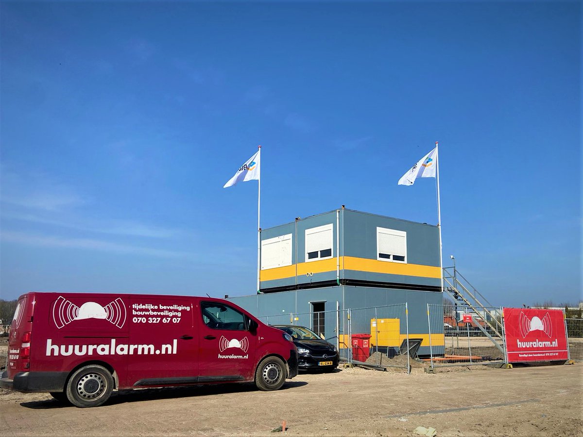 huuralarm's tweet photo. Huuralarm beveiligt de bouw van vijftig woningen in de wijk De Volgerlanden in Hendrik Ido Ambacht. Gebroeders Blokland bouwt rijwoningen, hoekwoningen, twee-onder-één-kap en vrijstaande woningen. Want #huuralarm #werktwel voor #gebroedersblokland en #bouwendnederland. https://t.co/TLGE1QMXo6