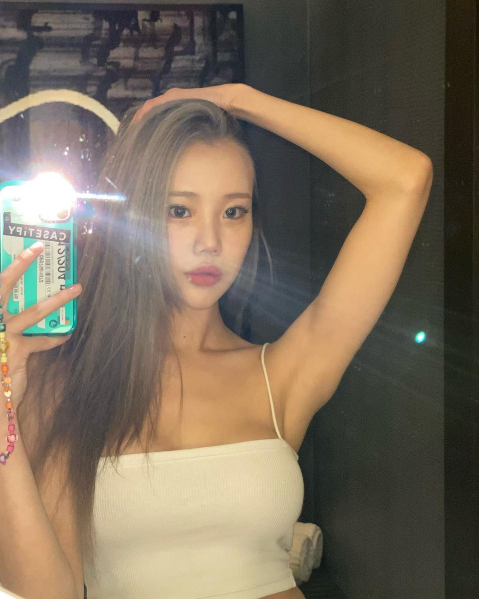 Niokio08's tweet photo. Merries be like: after jooe drop this pic. https://t.co/4uGfOAI3Jo