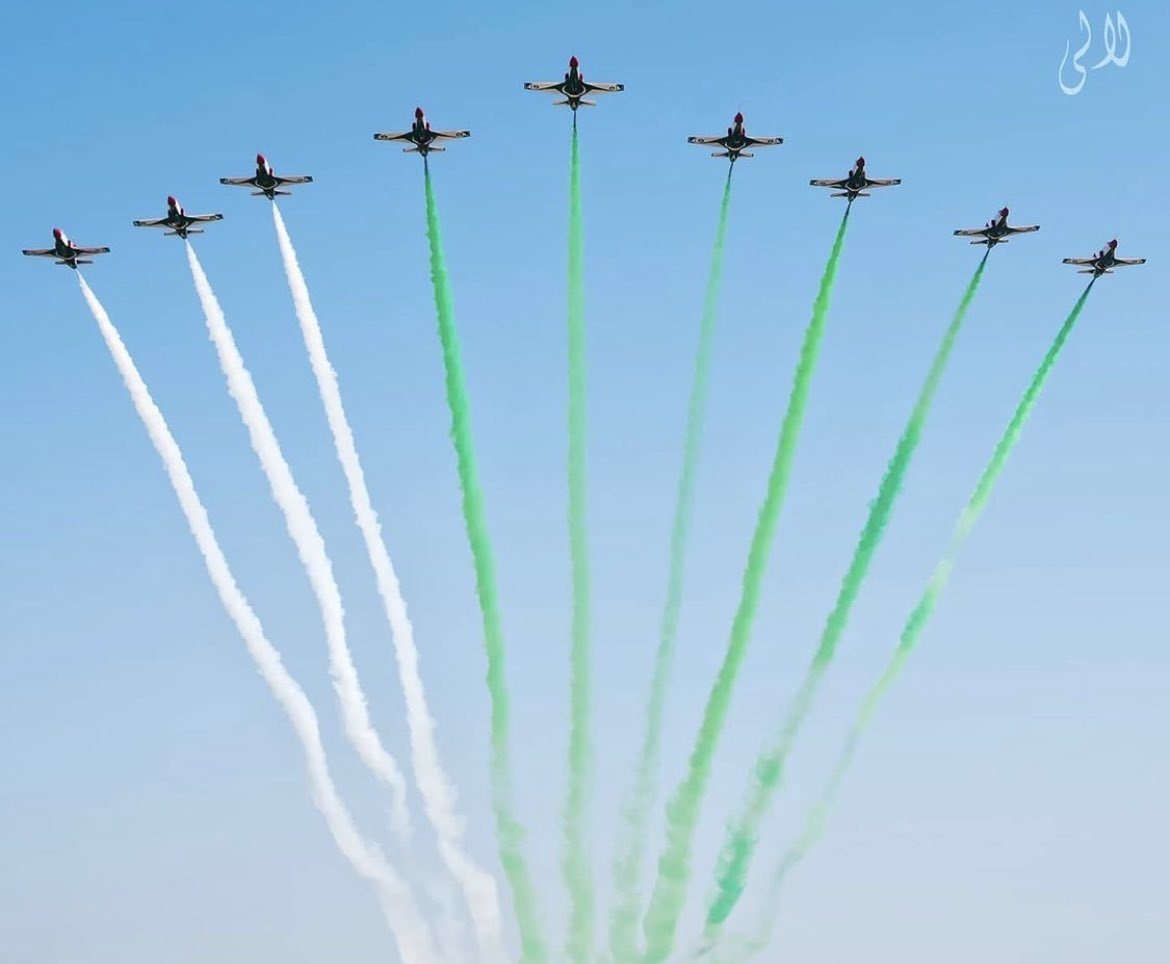 ZoyaKiBatein's tweet image. May the flag of our country always fly high. 🇵🇰
LONG LIVE PAKISTAN 💚
#23March #PakistanDay 
#TeamEverGreen #یوم_پاکستان