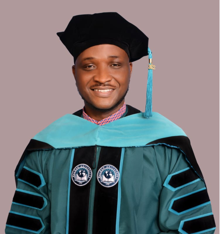 Encouraging message for Liberian 🇱🇷youth from our Country Director Dr. <a href="/PeterGayflor/">Peter Gayflor Mulbah</a> in this <a href="/FPAfrica/">FrontPageAfrica</a>  article highlighting his recent graduation with a PhD in Public Policy and Administration from Walden University, US. 💪
 frontpageafricaonline.com/news/conservat…