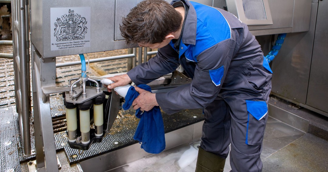 Les capteurs et les logiciels du M²erlin offrent une surveillance efficace des vaches afin que vous puissiez effectuer d’autres tâches importantes #milkingwithm2erlin (Traire avec M²erlin)
bit.ly/3BmhEFG