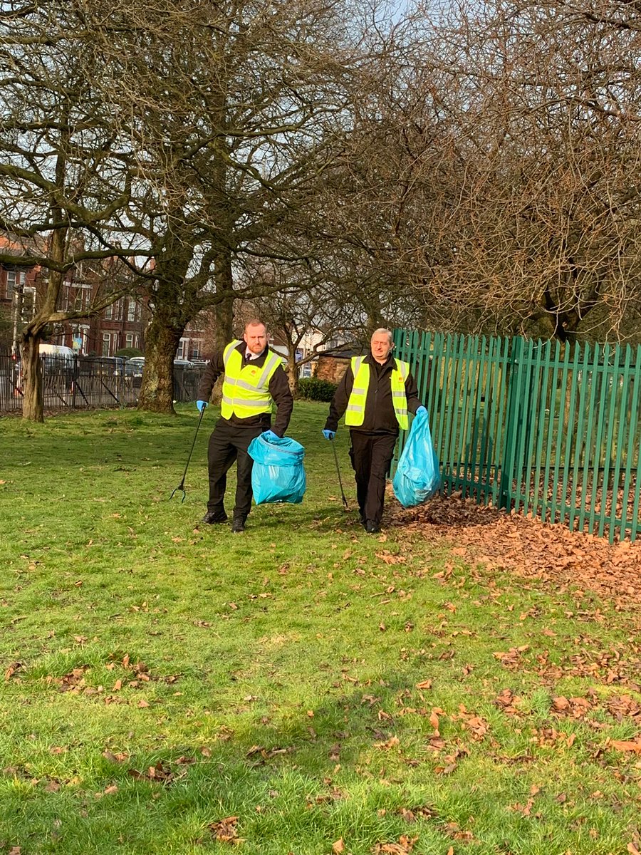 gigingemikey's tweet photo. Big Mitie Spring Clean out in the community giving back to our local area making the residents lives a little cleaner.
#givingback #BigMitieSpringClean @BWBusinessM @mitiefoundation https://t.co/35eRAGGGY1