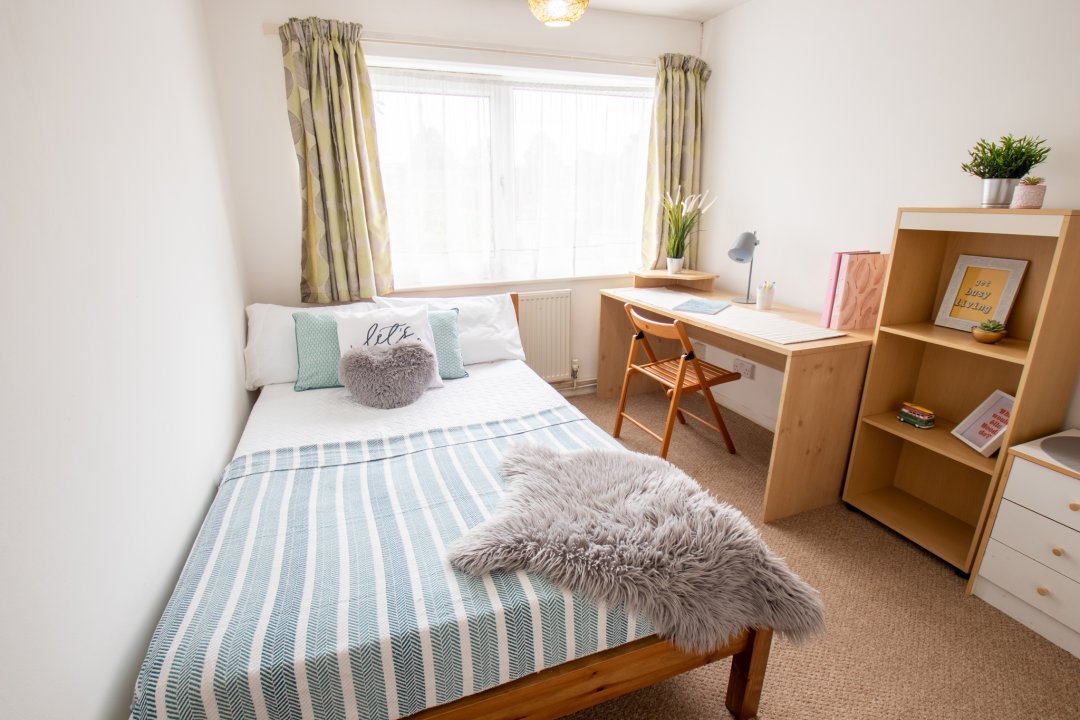 studentplaces_'s tweet photo. 🏡Accommodation perfect for CCCU students! ⚠🎓

We still have some great properties available close to Canterbury Christchurch University. 

Go to our website to find out more information about these properties 🏡🌐 https://t.co/eDmTHRMGi0