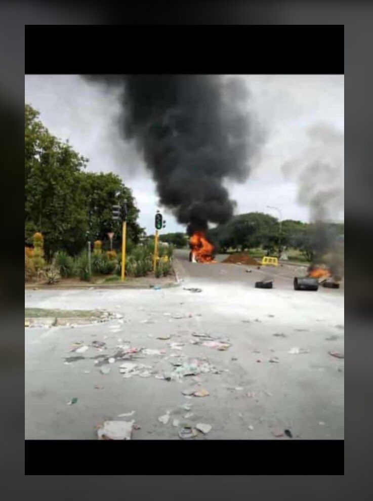 Student protest at <a href="/WalterSisuluUni/">Walter Sisulu University</a> 
#StudentsLivesMatter