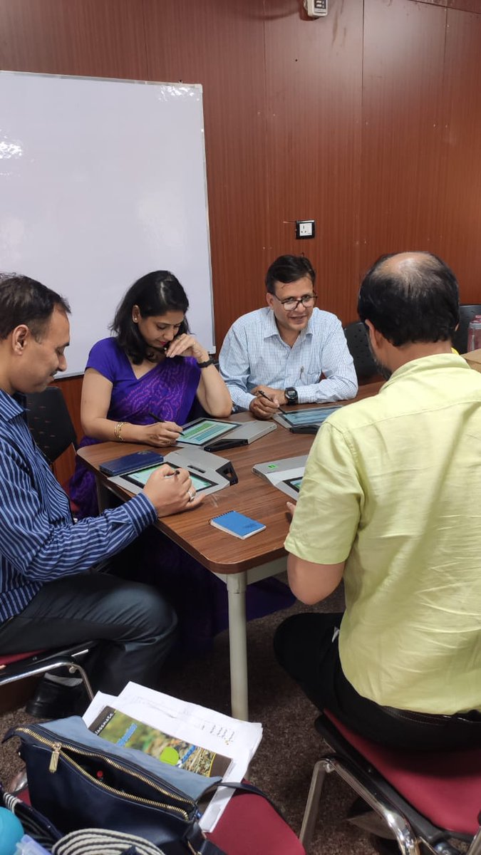 sosesmv's tweet photo. when the team @sosesmv is so strong, that even the challenges bow down 🤗
@DBSE HEAD OFFICE - Grade 9, Term-End Evaluation, the INTERDISCIPLINARY approach at work :)
#digitizedevaluation 
#funmastisincerity
#learningwithfriends https://t.co/Vg5shJskFv