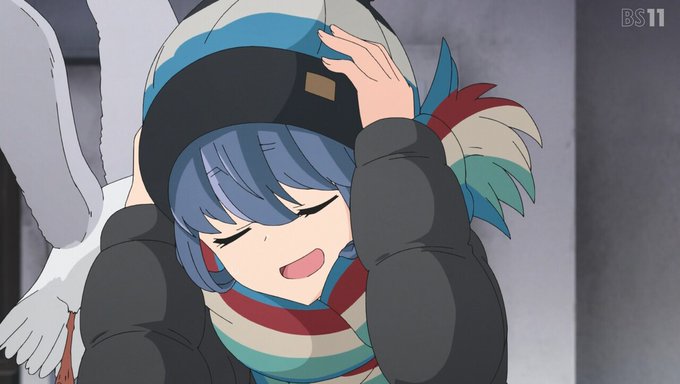 作業BGMのゆるキャン2期、3話。
一斉に飛び立つゆりかもめに囲まれて。
こういうシーンでの表情ってつい上反りのニコ目にし勝ちなんだけど、ここで敢えて下反りのニコ目にする所が作画ヲタとしてグッと来るのです。沢山の鳥と笑顔の女の子にこの表情。こういうシチュエーションの絵を描きたいです 