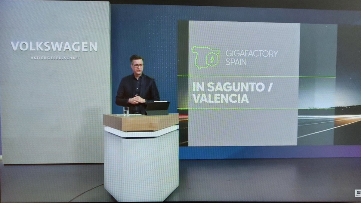 Rebeca_Torro's tweet photo. Emocionada!La Gigafactoria de bateries de @VWGroup Espanya s'ubicarà a la C.VALENCIANA,a SAGUNT.
Després de mesos de treball conjunt, aquesta gran noticia significa progrés i 3000 llocs de treball directes. Un èxit de la constància,la discreció i la gestió del Govern de XimoPuig. https://t.co/yghsNY1mPP