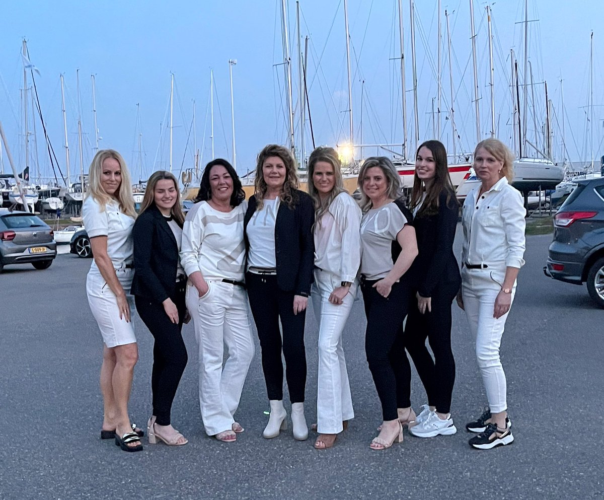evelienepien83's tweet photo. En we heb hebben tussendoor ook nog een modeshow van de winkel 🥰 #toppertjes https://t.co/YHikyzCHFC
