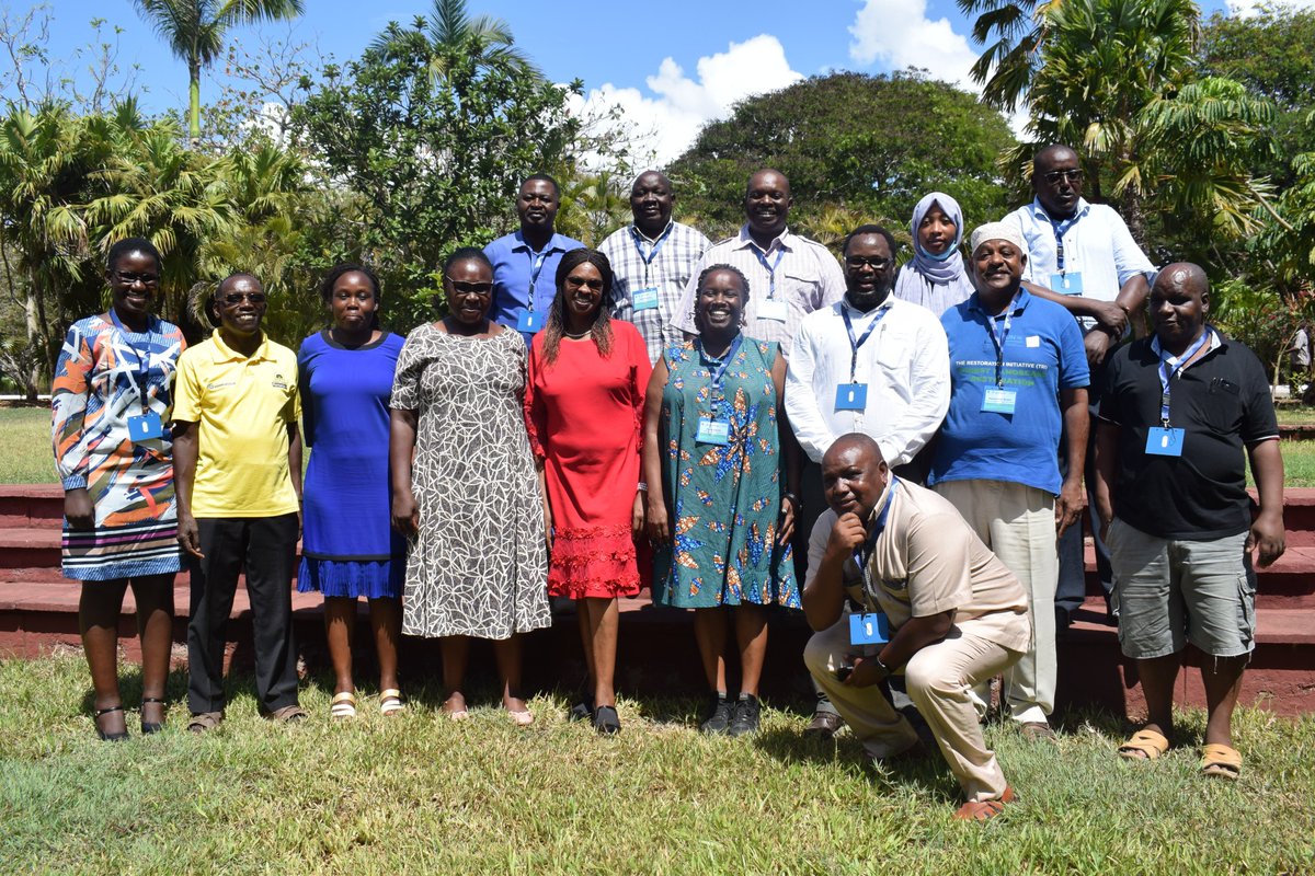 #HappeningNow ⬇️

@IucnE together with @KeForestService, @nature_org, and @MangrovesNow have come together to develop the Terms of Reference for Kenya's National Mangrove Management Committee and County Management Committee (NMMP) in a two-day workshop in Diani📍.
@Frankfao