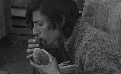 Güvercin, 2018
Yönetmen: Banu Sıvacı

25 Mart Cuma // 17:15
27 Mart Pazar // 13:00 * Seans ardından yönetmen ile söyleşi gerçekleşecektir.
29 Mart Salı // 21:00