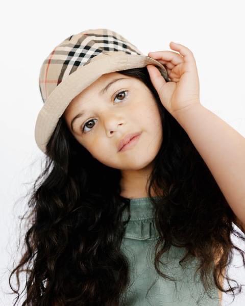 Usi_agency's tweet photo. 💥AVAILABILITY CHECKED for a clothing brand stills shoot 👗🎬👟🩳👛 is our stunning Olivia. Well done, we have everything crosed.
.
.
#usiagency #teamusi #Availabilitychecked #busybees🐝 https://t.co/N6HYuu1J7H