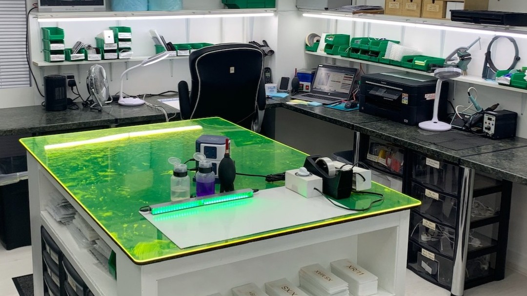 RepairWorld21's tweet photo. When you take your phone in for a repair, do you really know what's happening? We can assure you that your device is in safe hands with our in house technicians, and offer a transparent approach.
#repairworlddirect #Phonerepair #Technicians #Crewe
🌐 https://t.co/21KavcfgYO https://t.co/Kbljlwd8MS