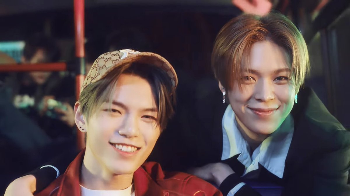 Qashrinairdina's tweet photo. NAH I JUST SO ENJOY WITH THE MV 😌 LETS GO VERRER! STREAM 'O' NOWW
#VERIVERY #VERIVERY_O #VERIVERY_SERIES_O https://t.co/d4w6OScuhP