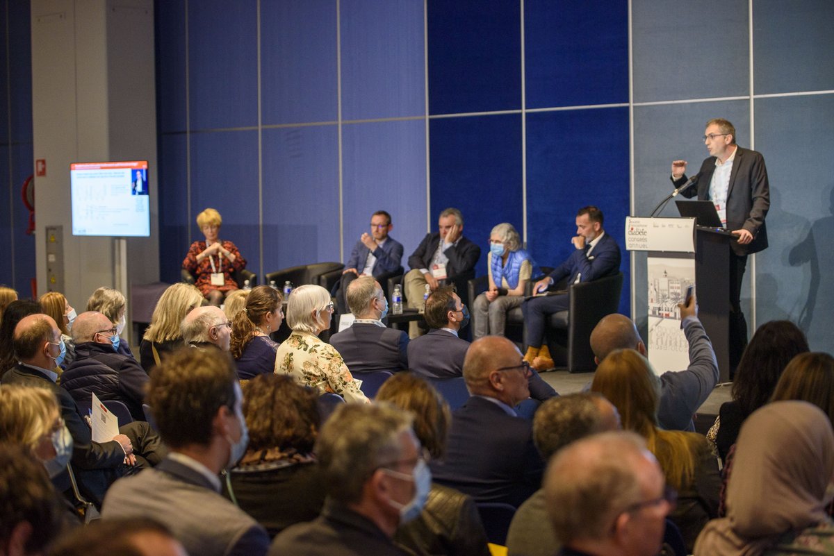 Colloquium tweet media