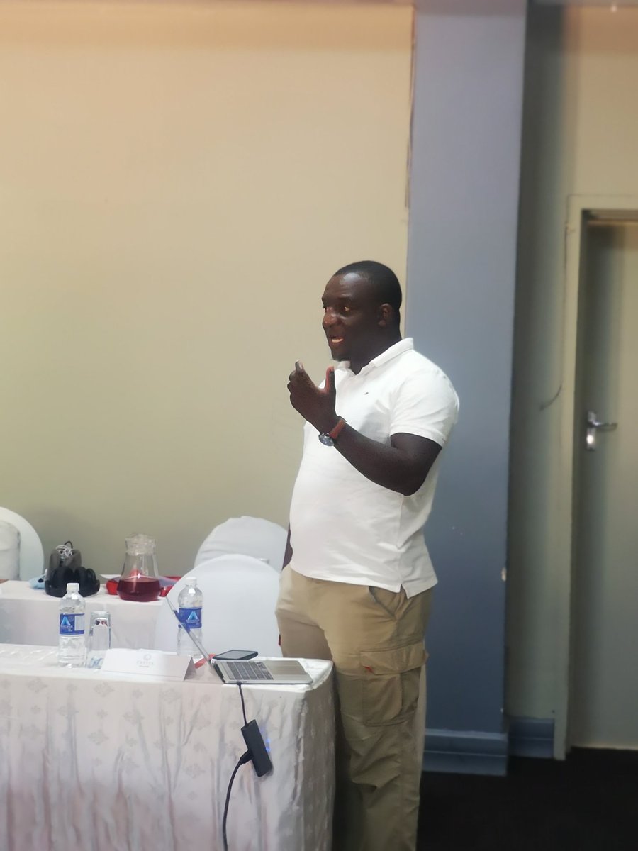 ZELO_Infor's tweet photo. Women's effective participation in the #ASM sector is constrained by a no. of challenges with knowledge &skills gap being the core factors.
How can address these challenges?
@shonefarayi unpacks the research findings on the participation of women in #ASMINZIM
#Digging4Equality https://t.co/MILRuoar92