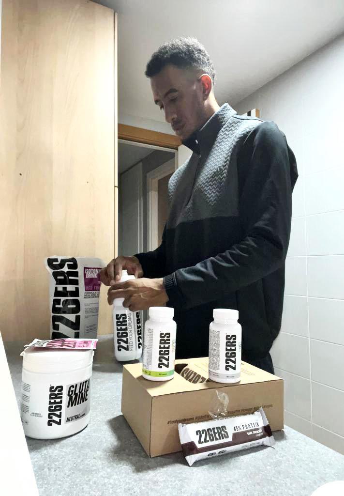 110_ortega's tweet photo. Listo para el entreno de hoy, con la ayuda siempre de @226ERS 💥🙏🏽👌🏽
.
.
.
@226ERS
@adidasrunning
@CAVAOntinyent
#feedyourdreams
#impossibleisnothing
#guardyourfocus https://t.co/7K5kFXsQ5n