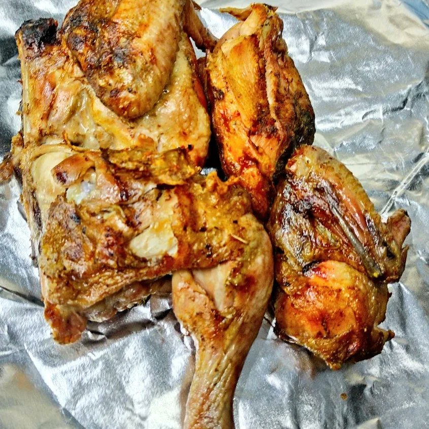 Aye yoh🥳🥳🥳 Tag a friend and let them enjoy <a href="/MunchDen/">The Munch-Den Grill 🍗🔥🍖🌶️</a> discounted prices as we celebrate 3 years of serving you greatness 😋