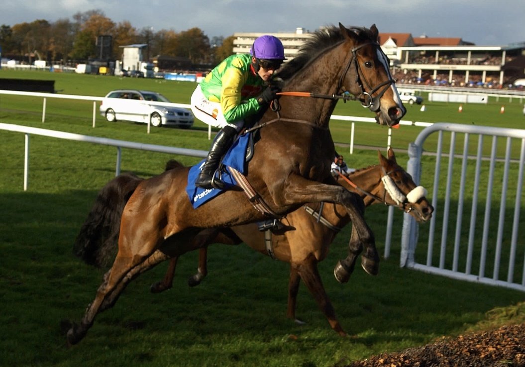 😍 If GODREVY POINT and TIM PAT both win at Haydock today I'll give £50 CASH 💷 to one of you lucky people! 🏆

To Enter: 👇 

1️⃣ RT this Tweet
2️⃣ Follow <a href="/racingblogger/">Stephen R Power</a>

👉 instagram.com/racingblogger/

#Competition #Wednesday 🏇